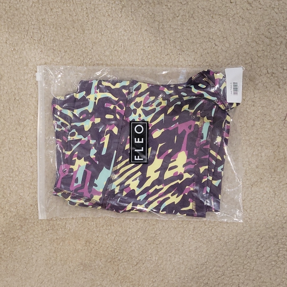 Fleo Shorts - Picture 4 of 5